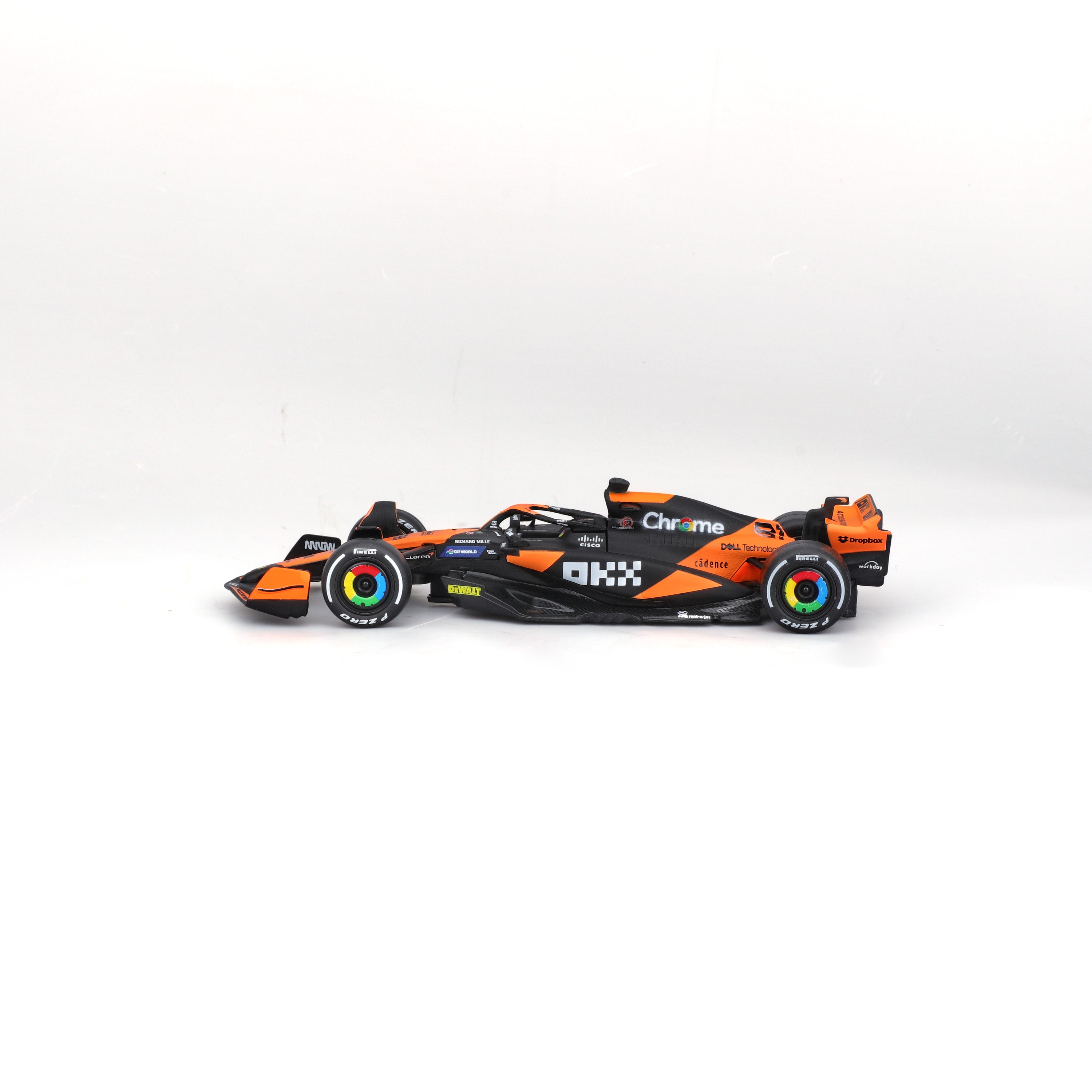 Bb38177-38214/81 Macheta Formula 1 1/43- Mc Laren F1 Mcl38 (2024)