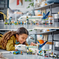 LEGO® City - Avion de pasageri 60367