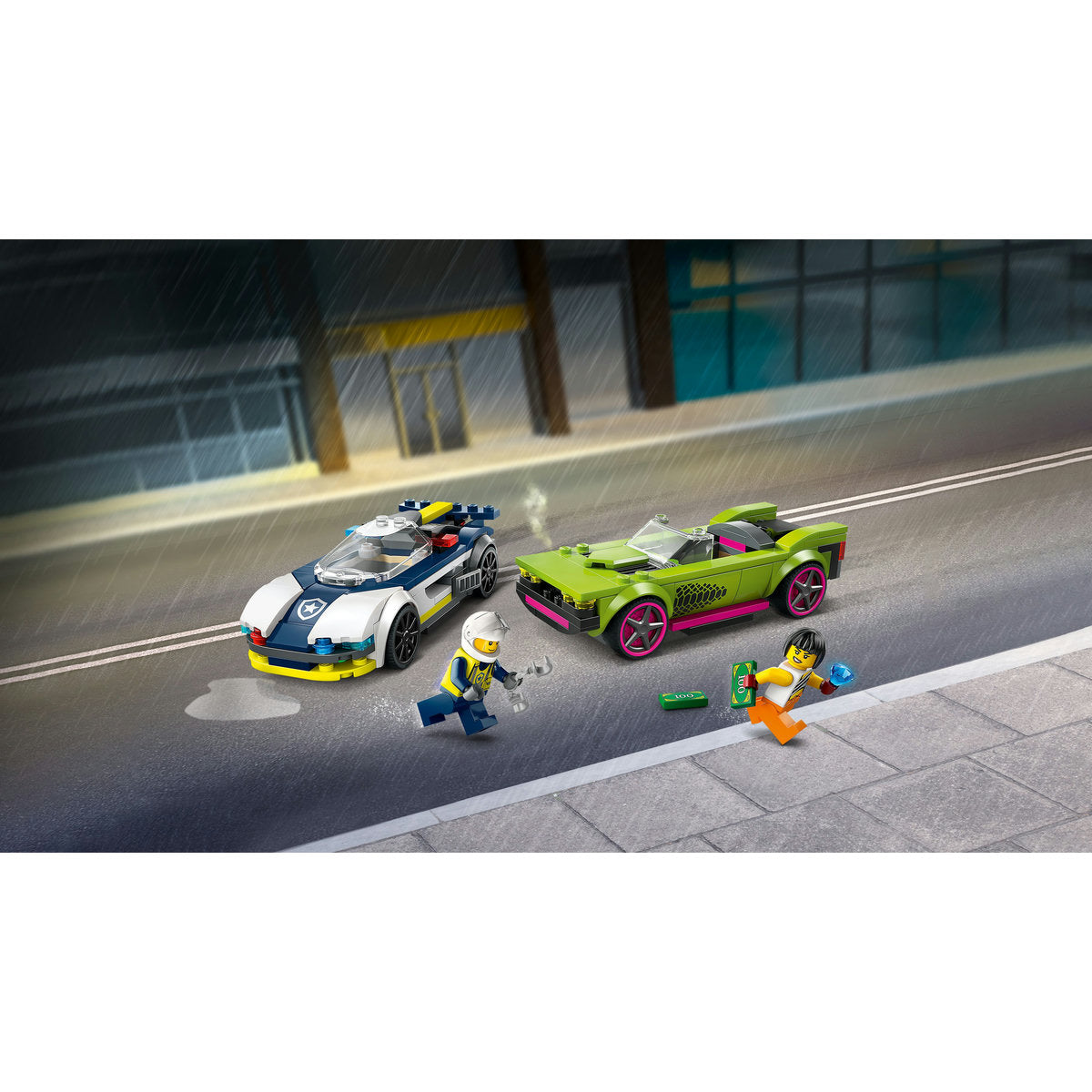 LEGO® City - Urmarire cu masina de politie si masina puternica 60415, 213 piese