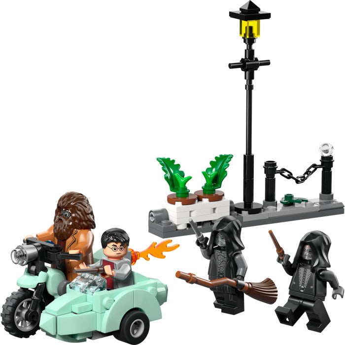 LEGO® Harry Potter™ - Hagrid™ Și Harry În Fugă De Pe Aleea Boschetelor