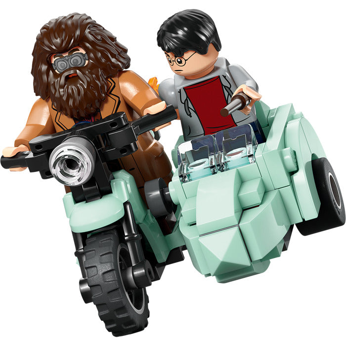 LEGO® Harry Potter™ - Hagrid™ Și Harry În Fugă De Pe Aleea Boschetelor