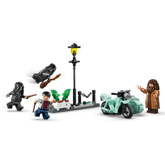 LEGO® Harry Potter™ - Hagrid™ Și Harry În Fugă De Pe Aleea Boschetelor