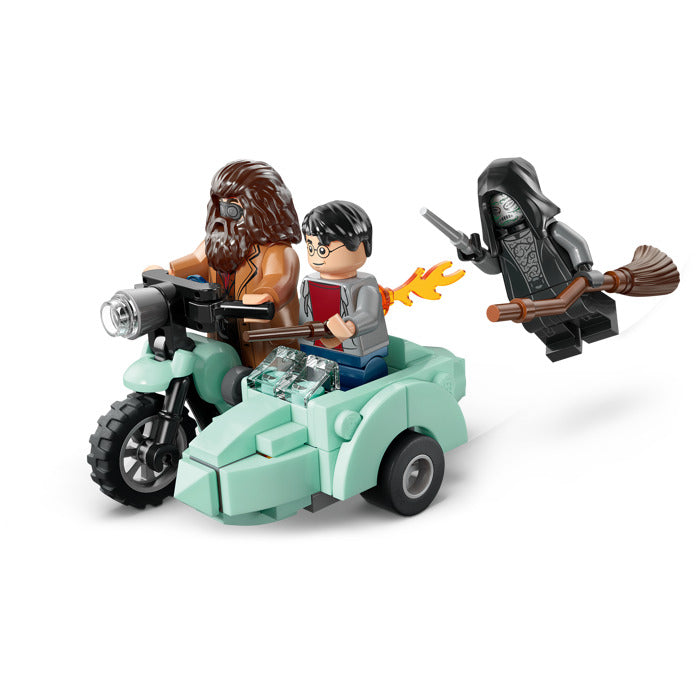LEGO® Harry Potter™ - Hagrid™ Și Harry În Fugă De Pe Aleea Boschetelor