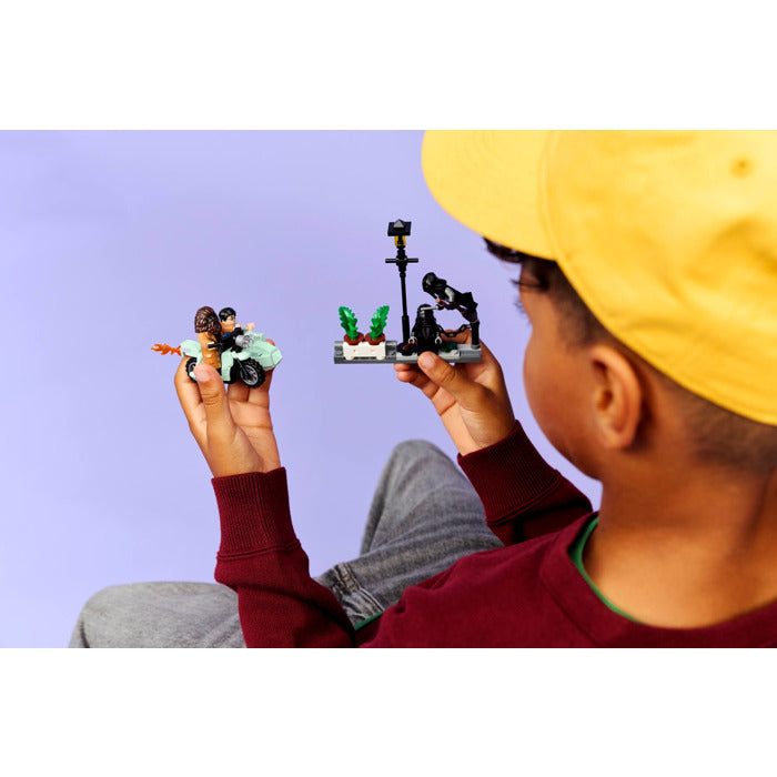 LEGO® Harry Potter™ - Hagrid™ Și Harry În Fugă De Pe Aleea Boschetelor