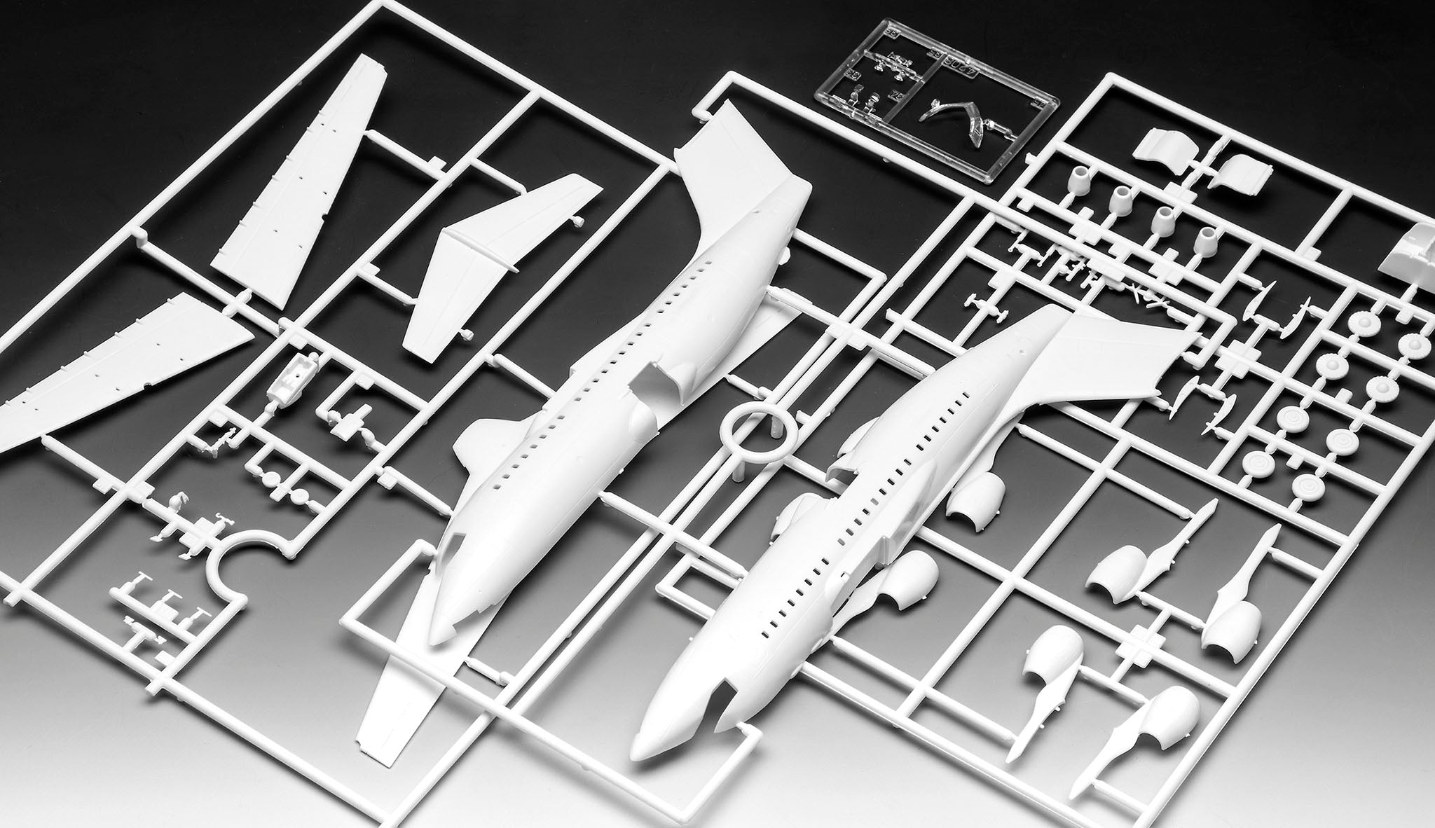 Revell 63791 BAe 146-200 (RJ85) AirUK Model Set