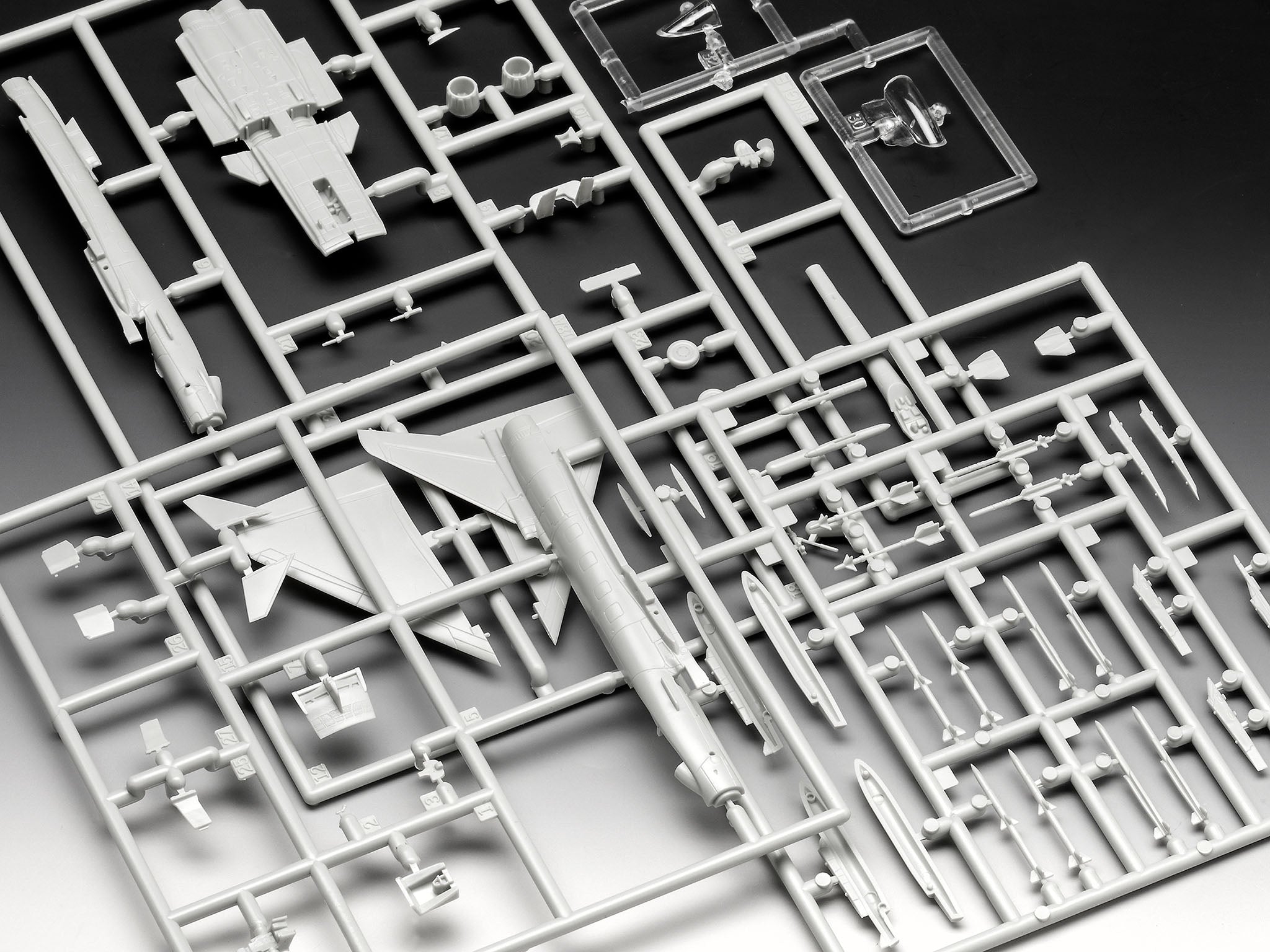 Aeromodel de construit, Revell, Eurofighter Typhoon RAF, 63 piese 63796