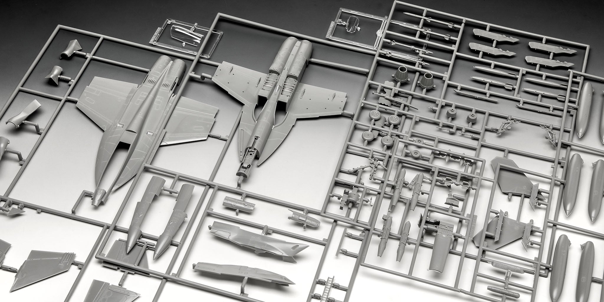 Aeromacheta, Revell, Plastic, F/A-18F Super Hornet, 1:72, 12 ani+ 63834