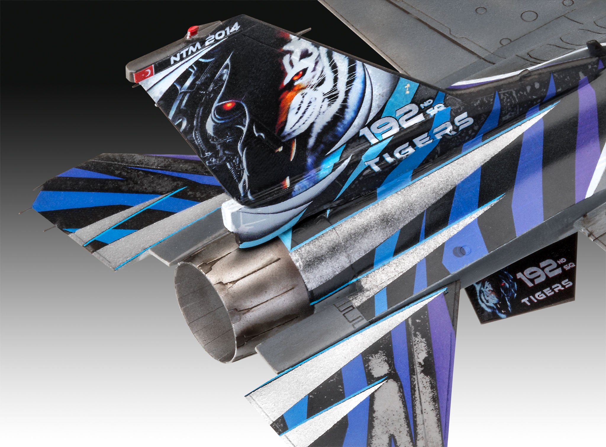 Aeromodel de construit avion Revell Model Set F-16D Fighting Falcon 63844