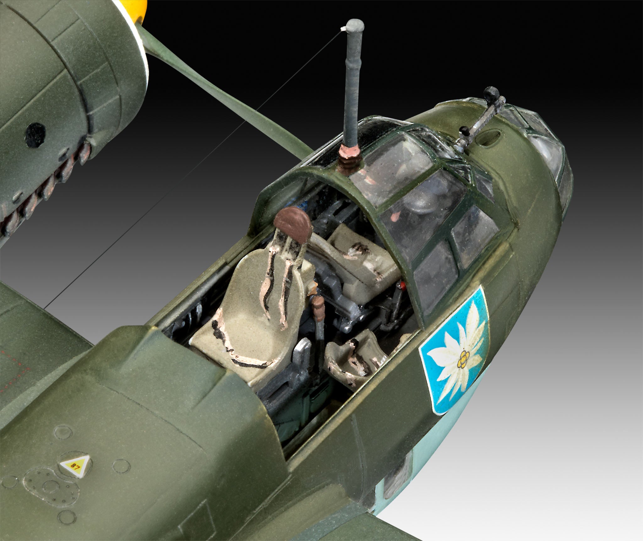 Model aeronautic Junkers Ju88 A-1 Battle of Britain Revell, detalii cockpit, dimensiuni 384x365mm, blister 64972