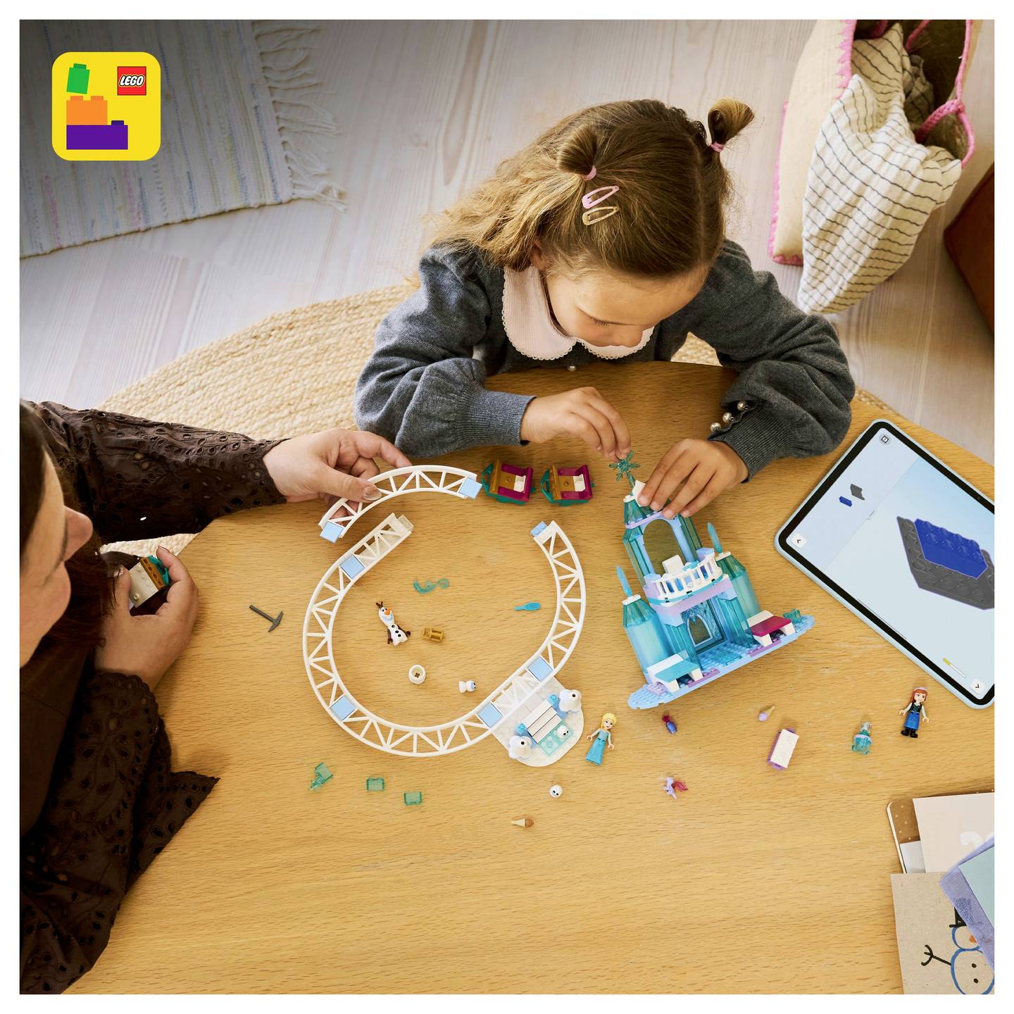 LEGO® Disney Frozen - Aventură Cu Sania Pe Șine La Castelul De Gheață Al Elsei