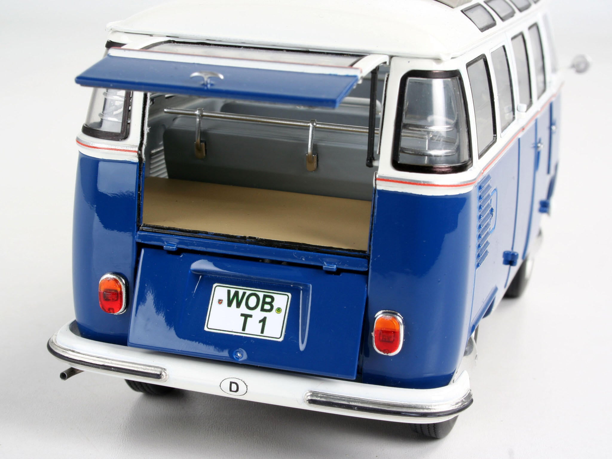 Revell Kit Volkswagen T1 Samba Bus Scara 1:24 Rev67399
