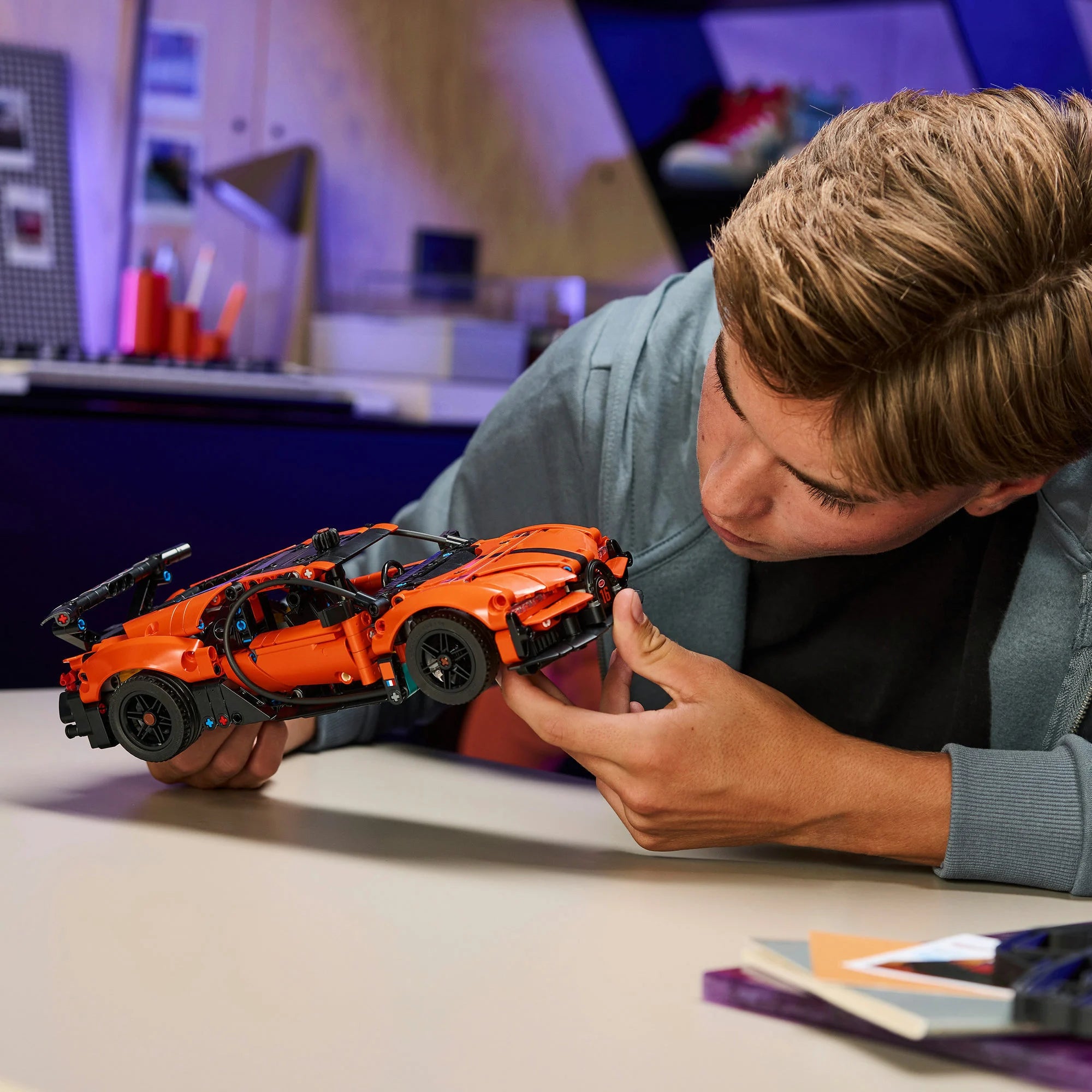LEGO® Technic - Hipermașina Bugatti Chiron Pur Sport