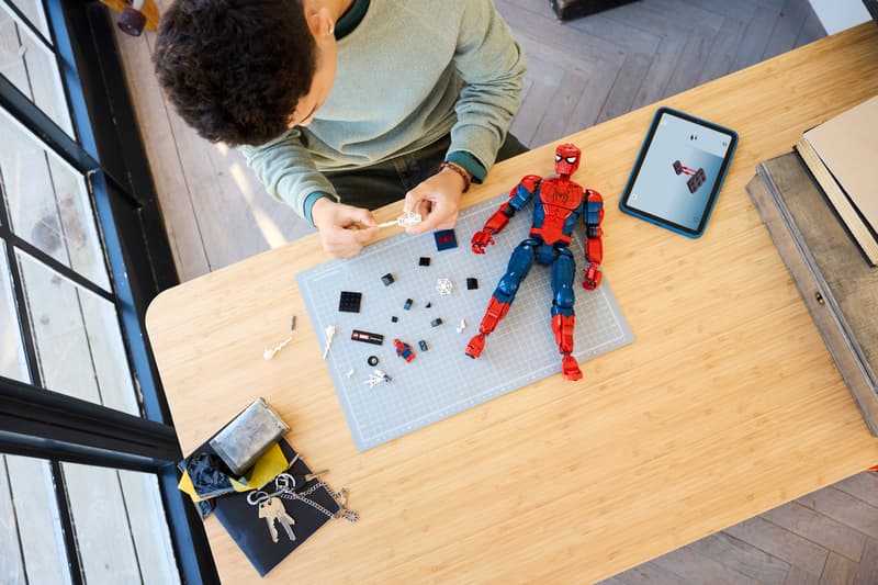 LEGO® Marvel - Figurina erou Omul Paianjen 76346, 813 piese