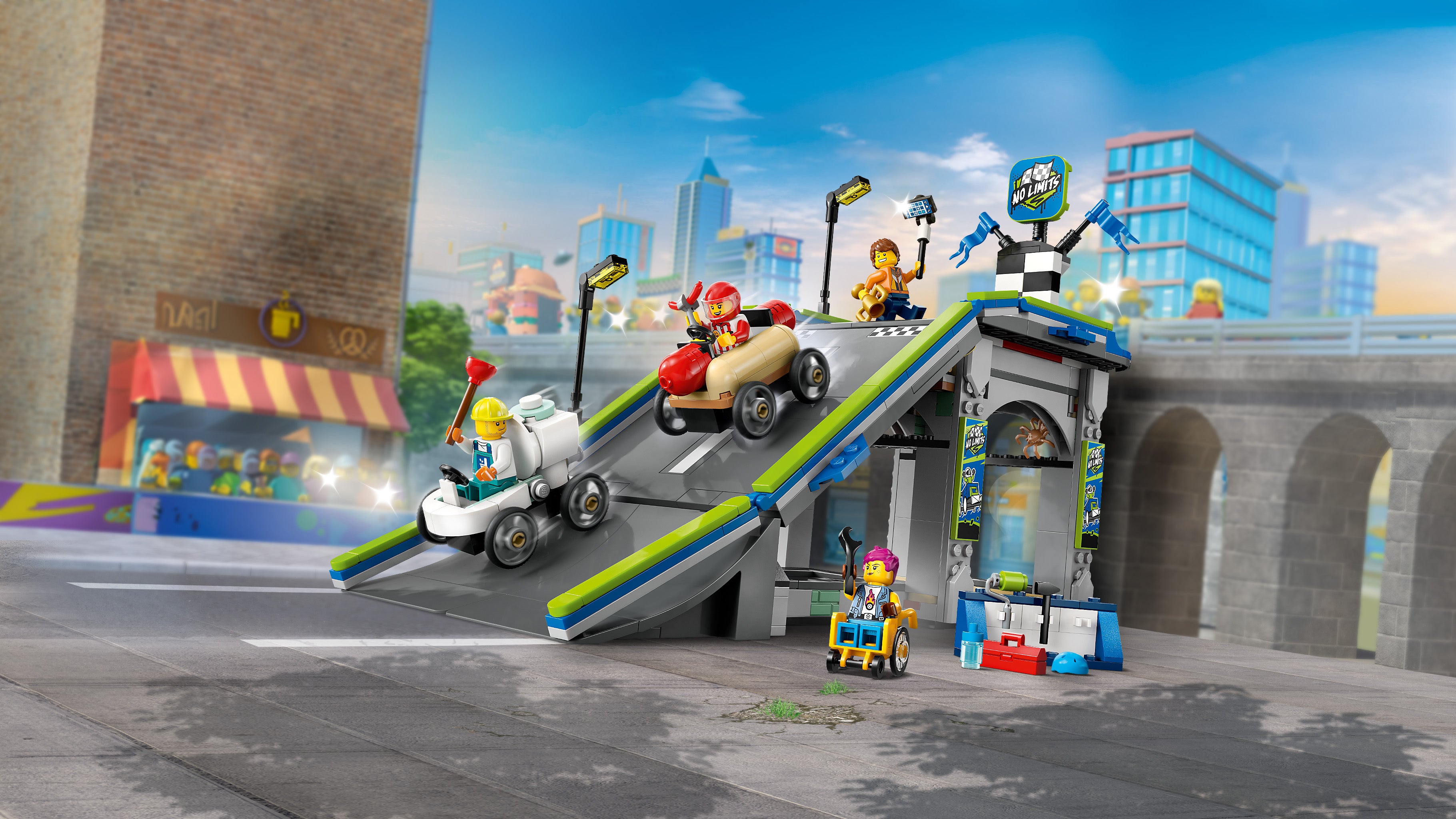 LEGO® City - Fara limite: Rampa pentru curse de masini 60460, 436 piese