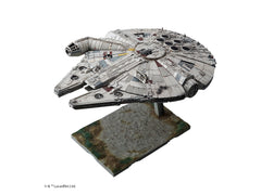 Macheta Revell Millennium Falcon – The Force Awakens Bandai