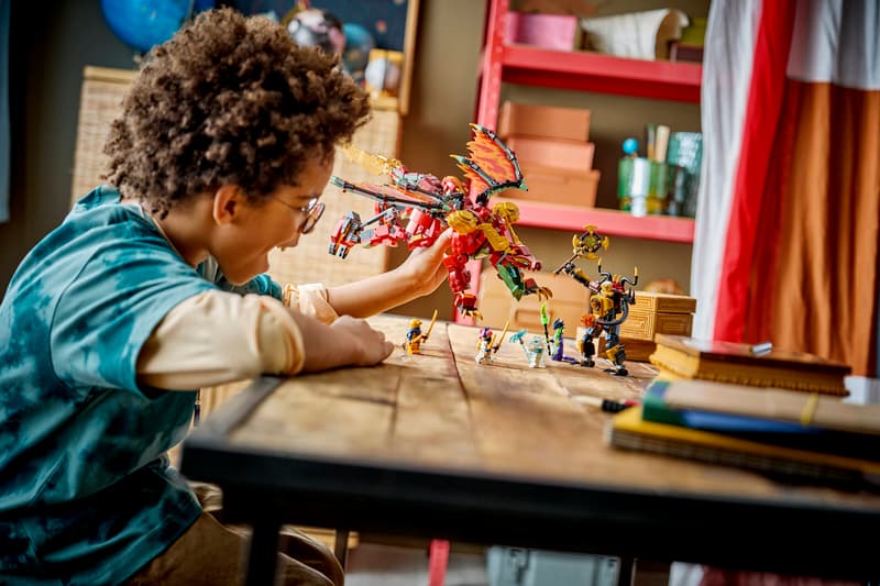 LEGO® NINJAGO® - Robotul dragon transformator al lui Wyldfyre 71868, 821 piese