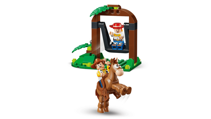 Set de constructie LEGO® Disney si Pixar - Povestea jucariilor 5 Ferma de cai a lui Blaze 43304, Jucarii pentru Copii, Jucarii pentru Baieti si Fete, Idee de Cadou pentru Copii, 209 piese