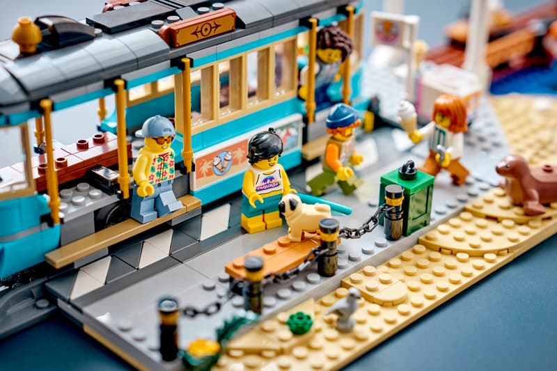 Set de constructie LEGO® City Tramvai de plaja clasic 60506, Jucarii pentru Copii de 7+ ani, Jucarii pentru Baieti si Fete, Idee de Cadou pentru Copiii Pasionati de Trenuri de Jucarie