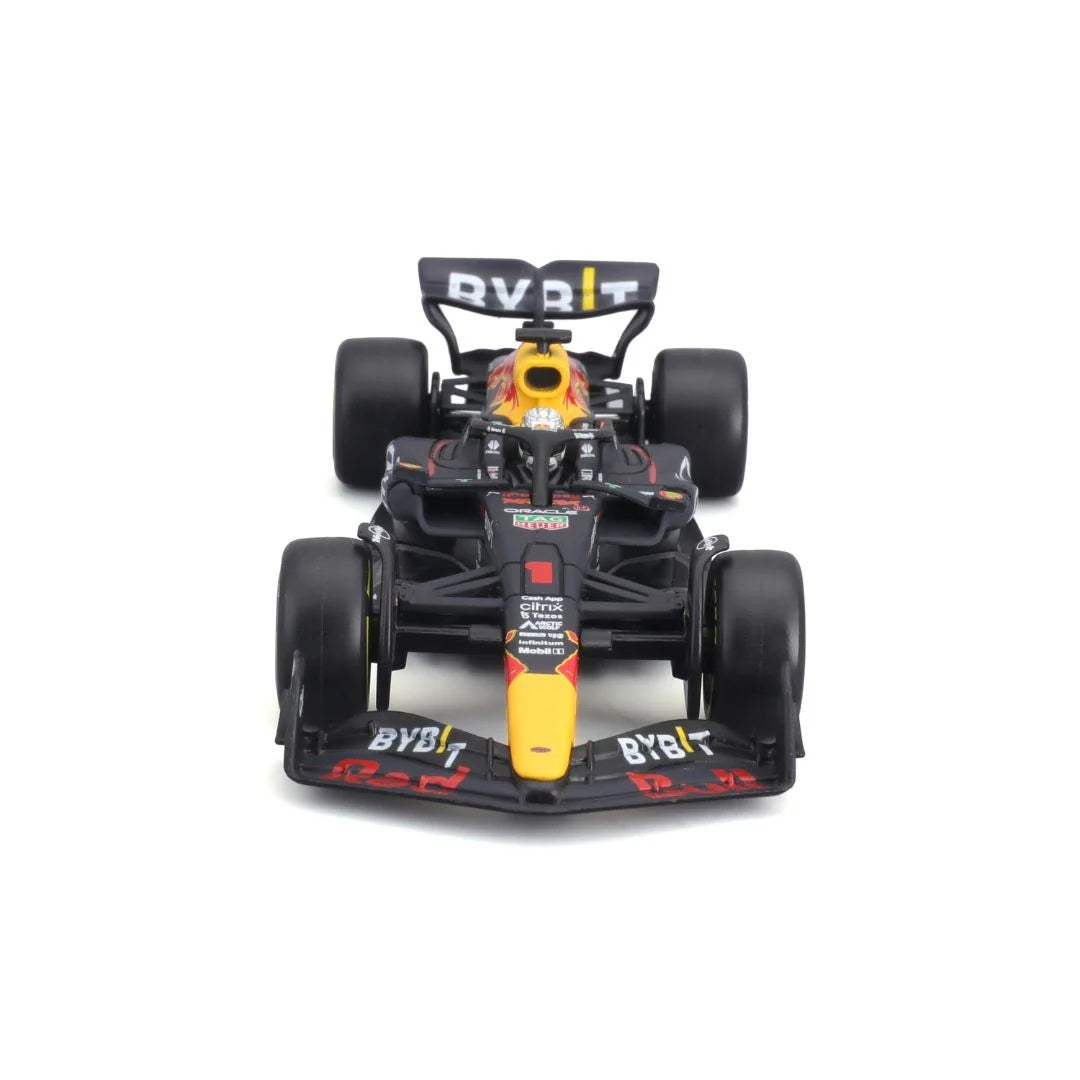Macheta masinuta Bburago 1/18 Oracle Red Bull Racing sofer Max Verstappen cu casca BB18003/1