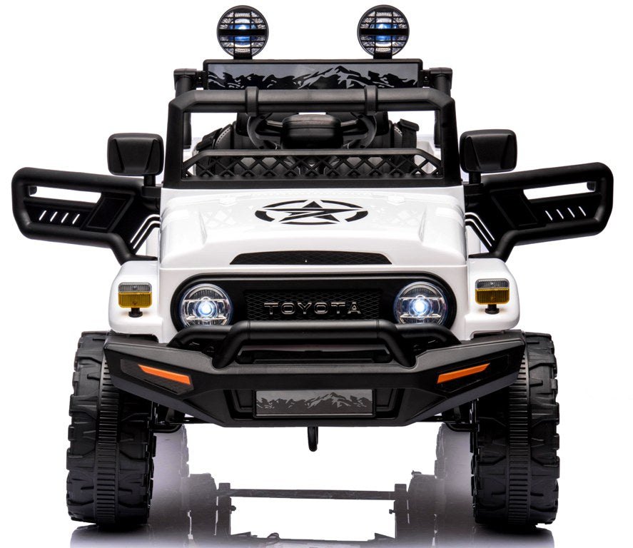 Masina Cu Acumulatori Toyota Fj Cruiser Alb AIMJJ2099