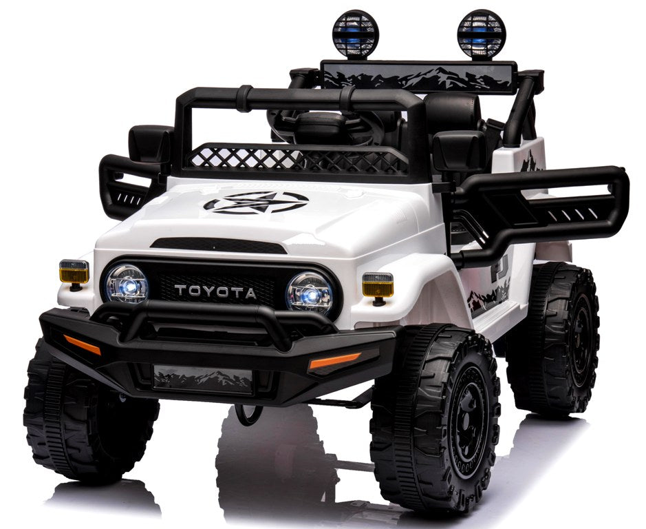Masina Cu Acumulatori Toyota Fj Cruiser Alb AIMJJ2099